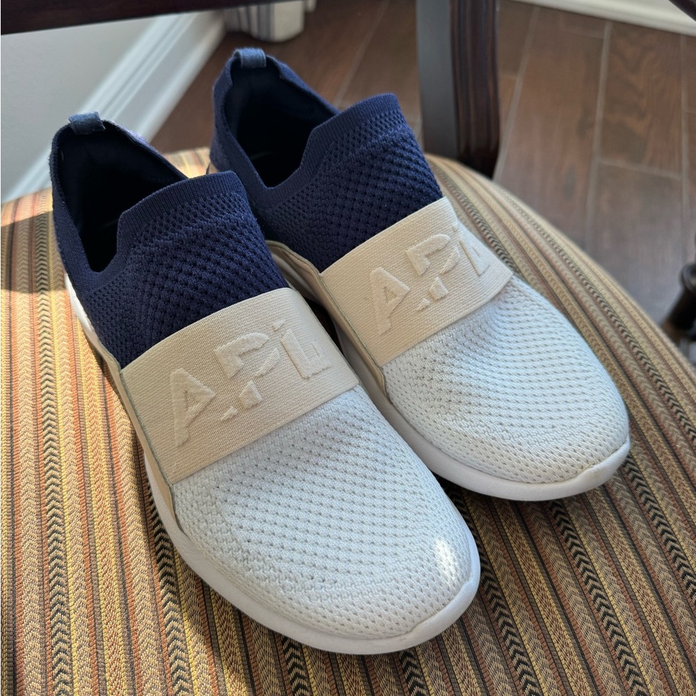 APL women’s techloom bliss 9 GUC